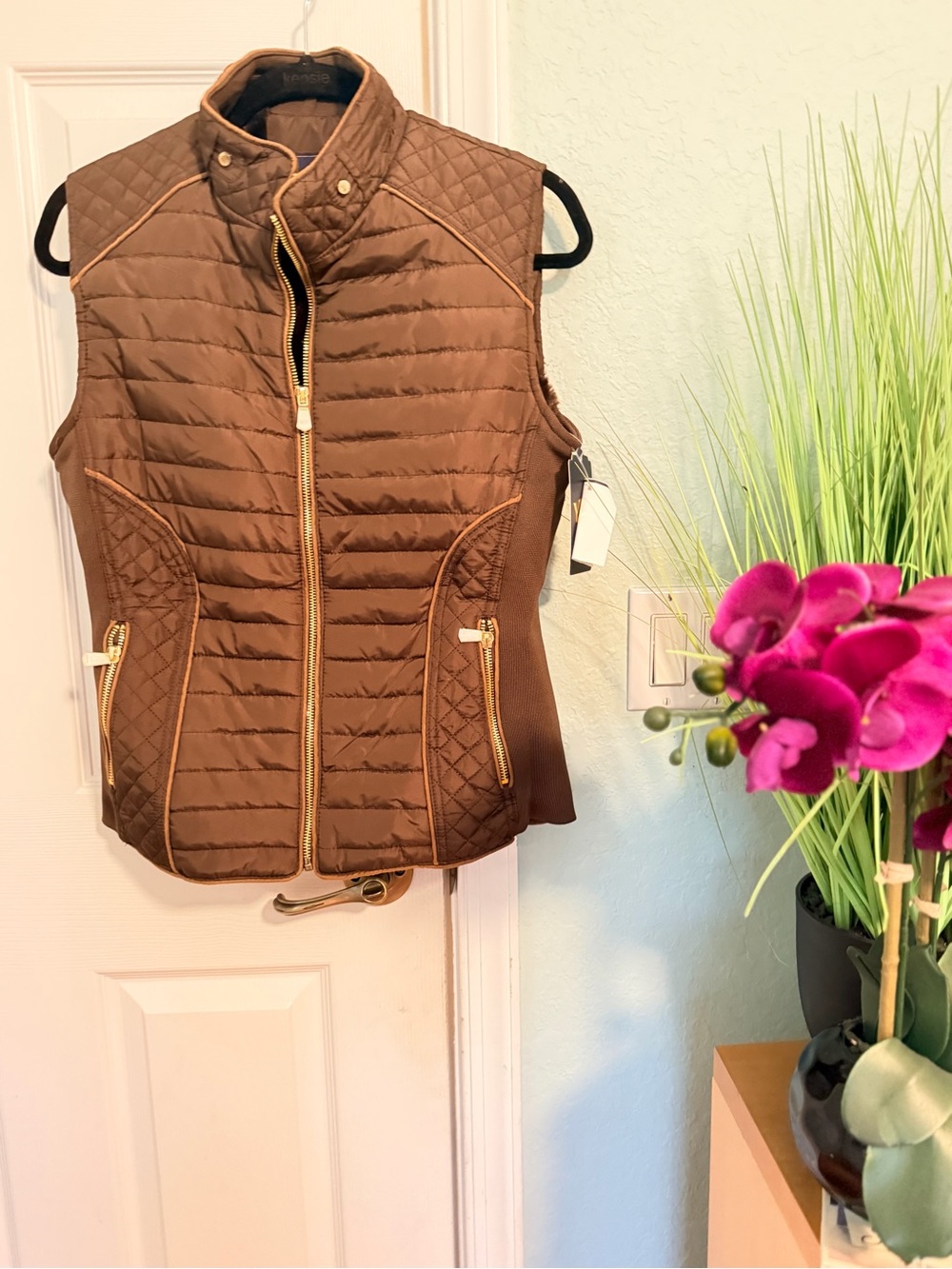 Kensie Quilted Brown Sleeveless Vest with Gold Zippers